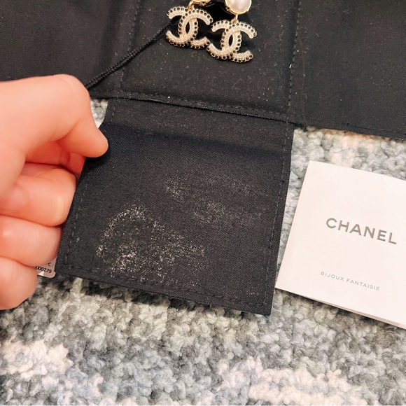 Chanel earrings - Picture 7 of 9